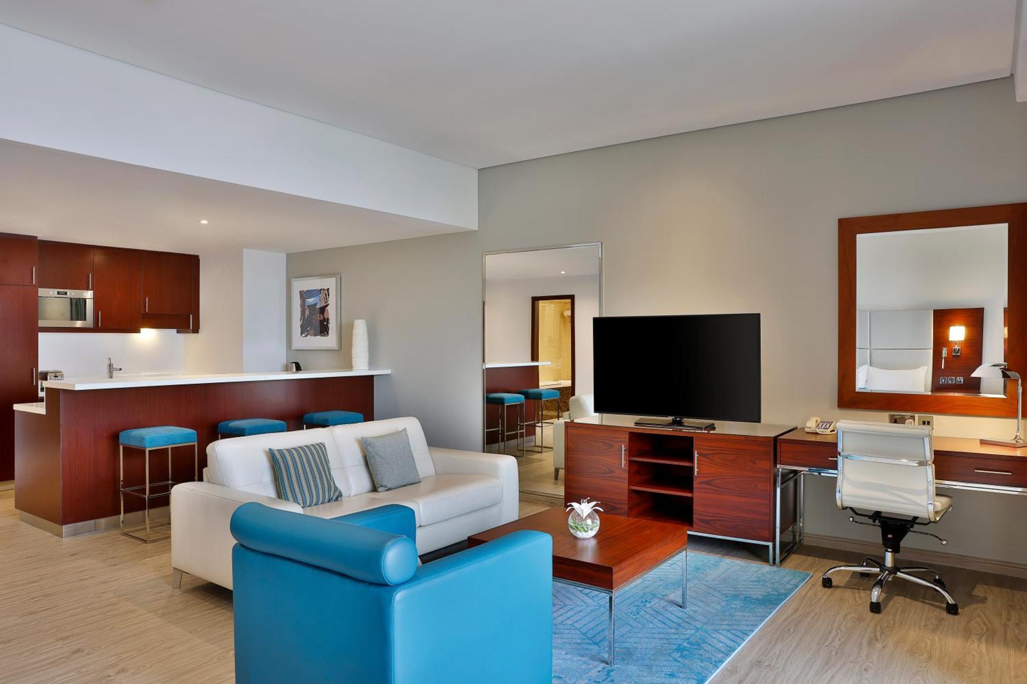 Hilton The Walk 4*