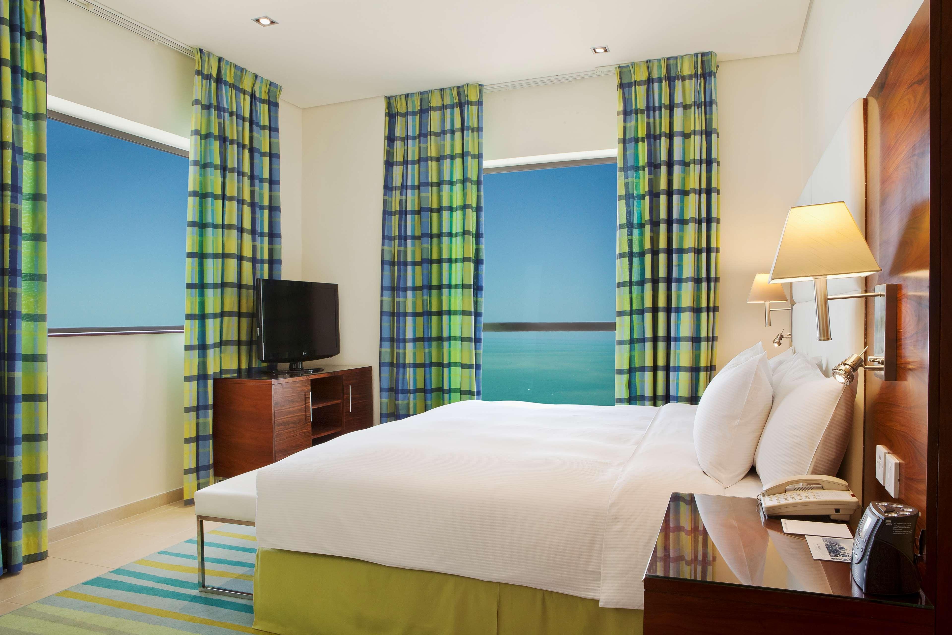 Отель Hilton The Walk 4*