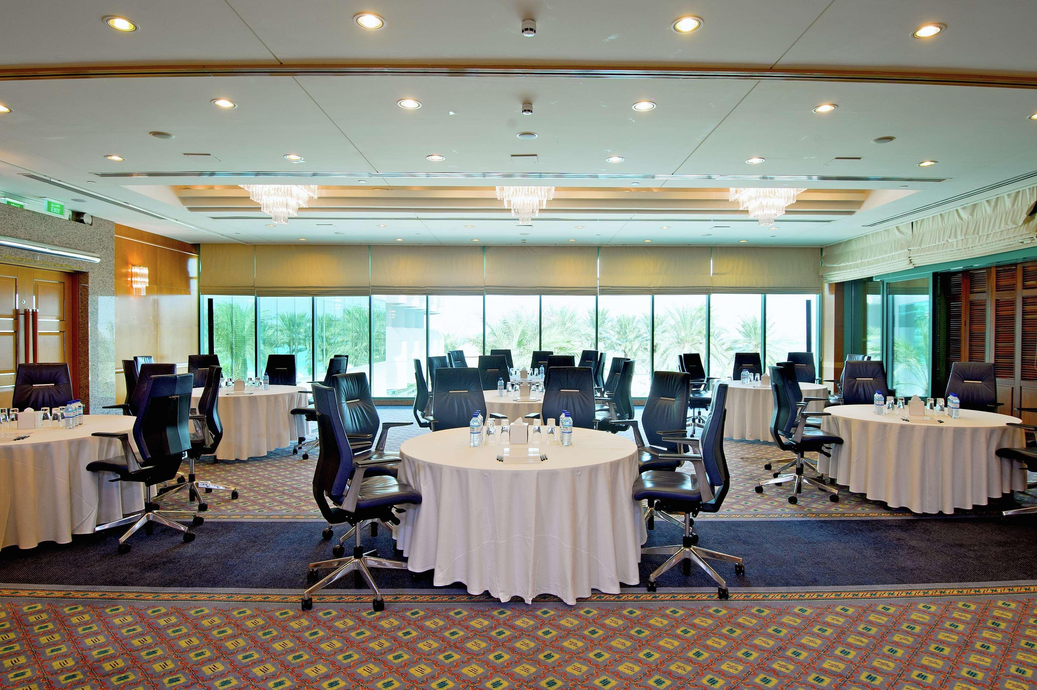 Отель Hilton The Walk 4*