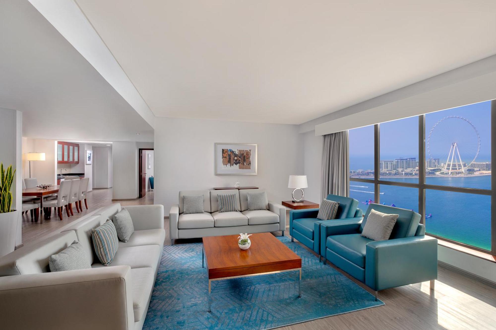 Отель Hilton The Walk 4*