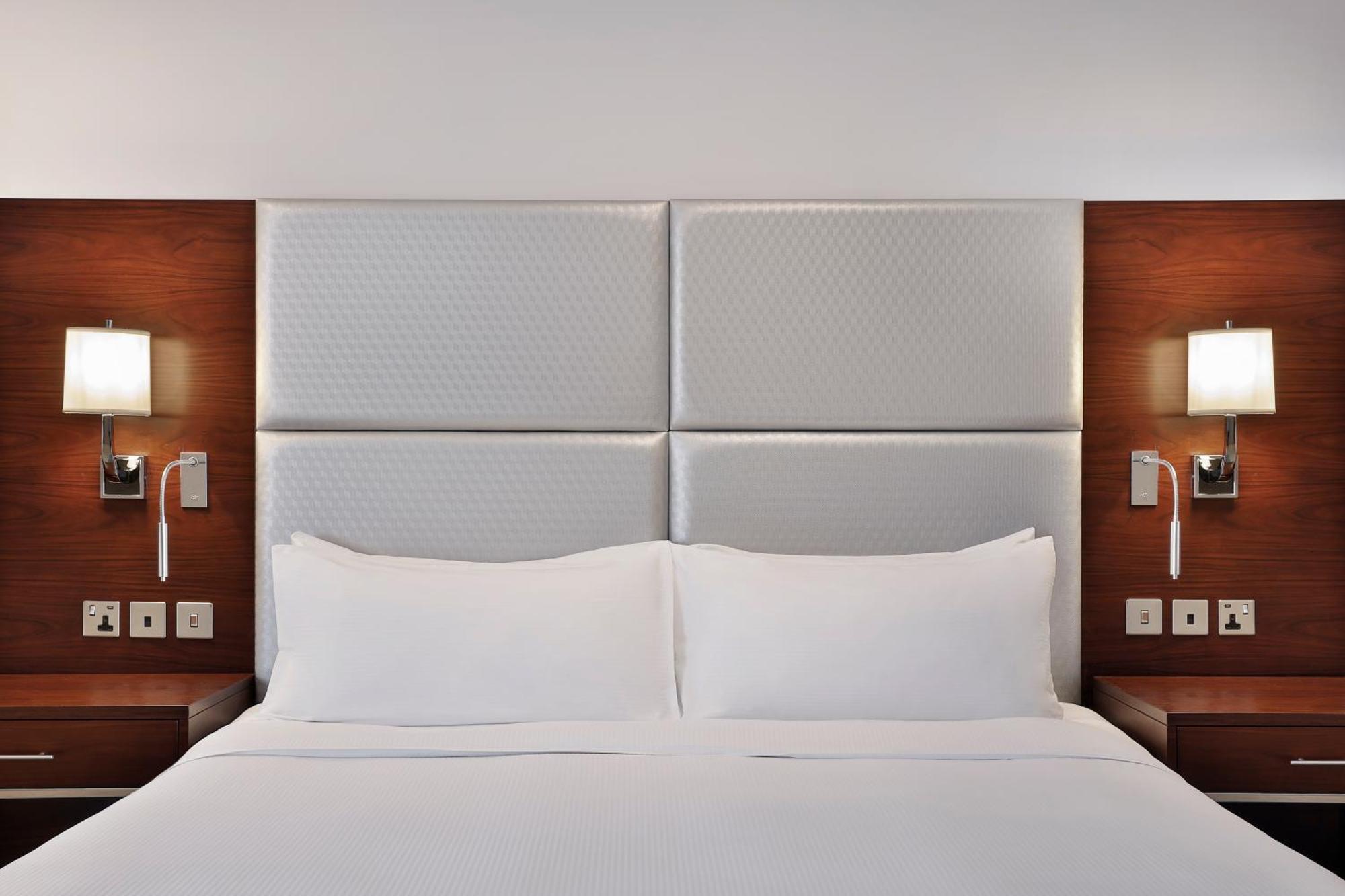Отель Hilton The Walk