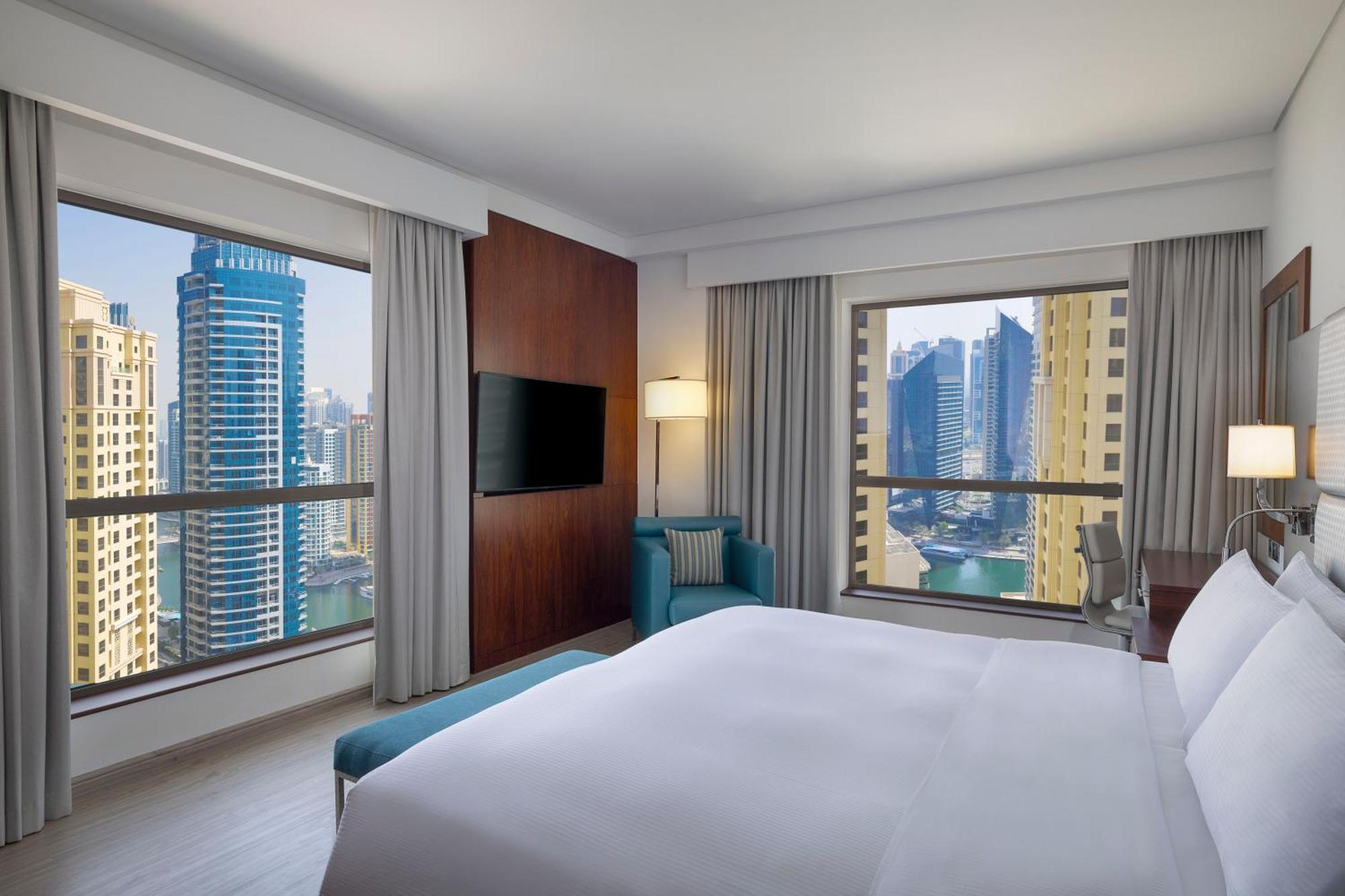 Hilton The Walk Отель Дубай