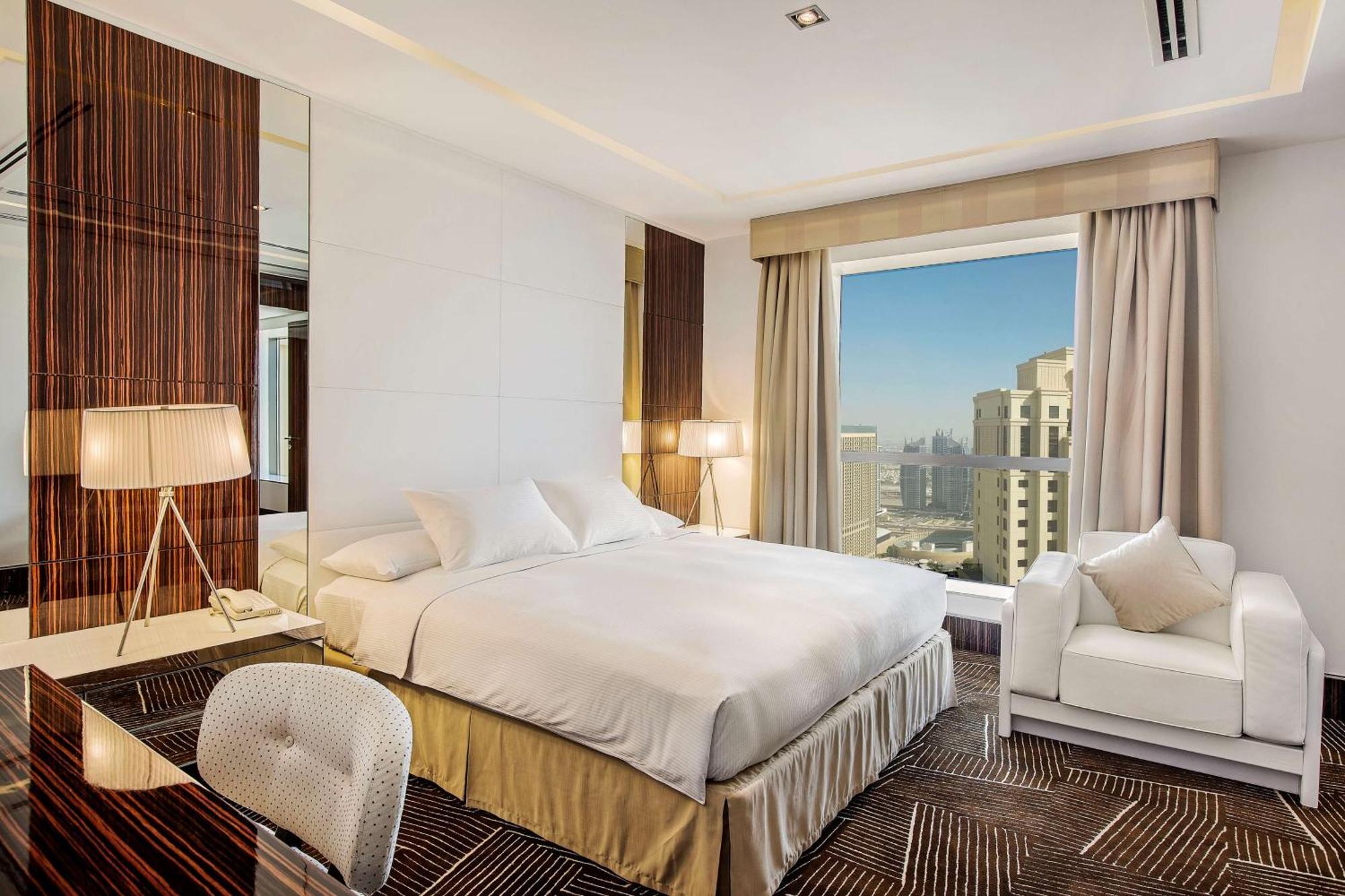 Отель Hilton The Walk Дубай